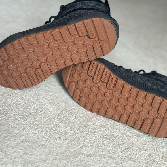 COPY - Kids 1.5 Vans Off The Wall Sk8-Hi MTE Black Grey Camo shoes - Picture 5 of 7